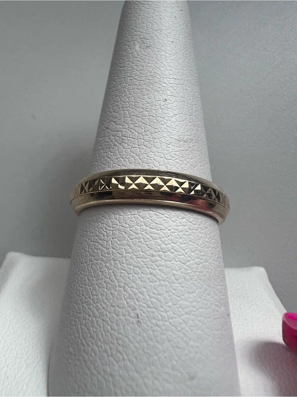 14K Yellow Gold Diamond Cut Band Ring Size 8.75